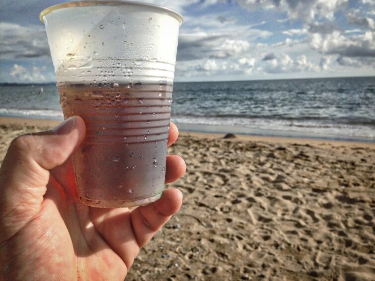 Qué ocurre al mezclar agua con arena: Descubre el resultado 6 Qué ocurre al mezclar agua con arena: Descubre el resultado
