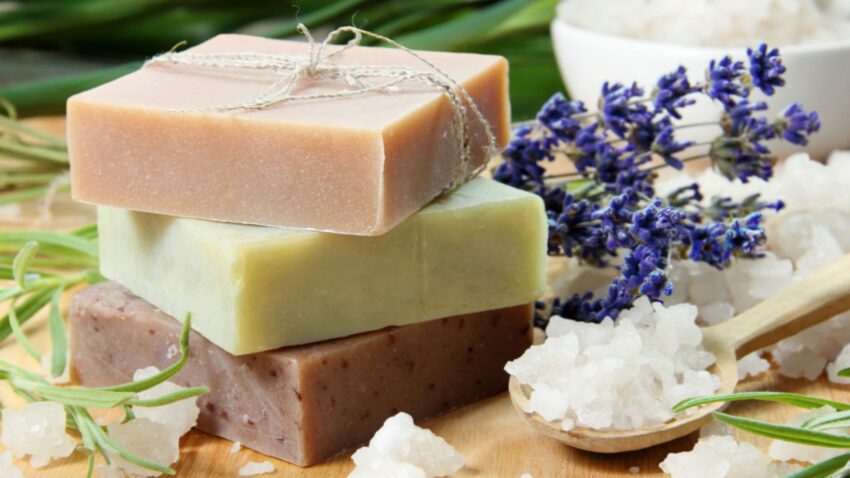 Cómo hacer jabón artesanal en casa Ingredientes y pasos necesarios 8 Cómo hacer jabón artesanal en casa Ingredientes y pasos necesarios