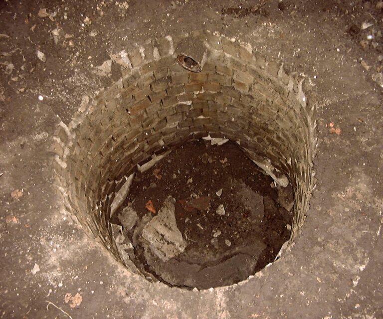 Cómo solucionar un pozo ciego lleno de manera efectiva